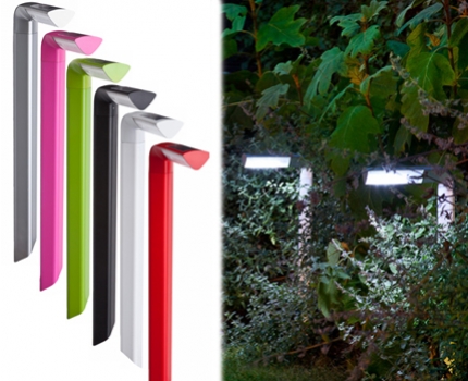 Groupdeal - Twee LED tuinlampen op zonne-energie beschikbaar in 5 verschillende kleuren! Inclusief verzendkosten! Groupdeal - Twee LED tuinlampen op zonne-energie beschikbaar in 5 verschillende kleuren! Inclusief verzendkosten!