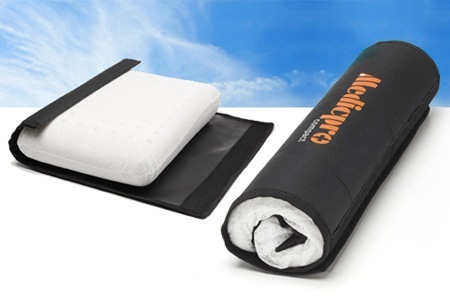 Groupon - 1, 2 Of 4 Compacte Medic Pro Reiskussens Van Memory Foam (Vanaf € 29)