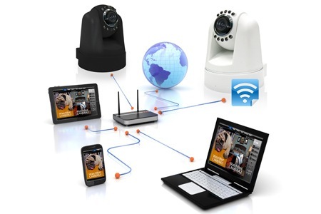 Groupon - 1, 2 Of 4 Op Afstand Bedienbare Draadloze Internet Watchbot Camera’s (Vanaf € 49)