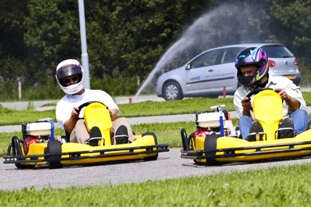 Groupon - € 129 Voor Een Anwb Driving Experience Incl. Terreinrijden,
Slippen, Karten En Ferrari Rijden (Waarde € 265)