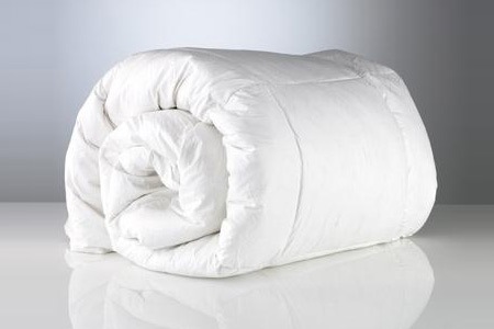 Groupon - € 35 Voor Een Luxe Microvezeldekbed Van Clouds Memory
Foam (Vanaf € 113,73)