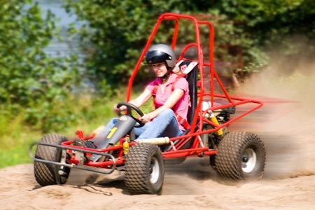 Groupon - € 49 Voor Offroad Rijden Met Een 4X4 Landrover & Crosskarten Op Zaterdag 9 Of Zondag 10 Juli Bij Camel Events Op De Beekse Bergen (Waarde € 125)