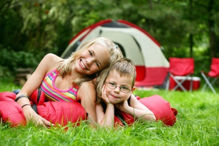 Groupon - € 99 Voor Zeven Nachten Op Een Standaard Kampeerplaats Of Een Safariplaats Voor Twee Personen Bij Vakantiepark Beekse Bergen (Waarde Tot € 230)