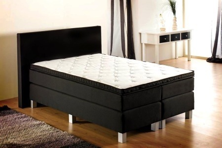 Groupon - Boxspringset 'Norsholm' met meeverende box, hoofdeinde, matras en topmatras