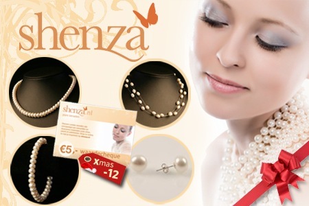 Groupon - Hét Kerstgeschenk Van Shenza Pure Sieraden: Set Van 2 Colliers, Een Armband En Oorstekers, Inclusief Een Waardecheque Van 5 Euro! Groupon - Hét Kerstgeschenk Van Shenza Pure Sieraden: Set Van 2 Colliers, Een Armband En Oorstekers, Inclusief Een Waardecheque Van 5 Euro!