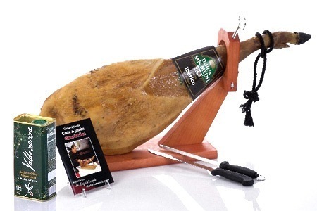 Groupon - Iberische Ham Met Of Zonder Standaard, Mes En Meer, Incl. Verzendkosten (Vanaf € 59)