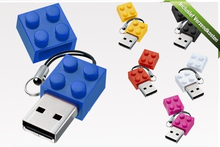 Groupon - Lego Mini Usb-stick Sleutelhanger Met 16, 32 Of 64 Gb, In Diverse Kleuren (Vanaf € 19,99)