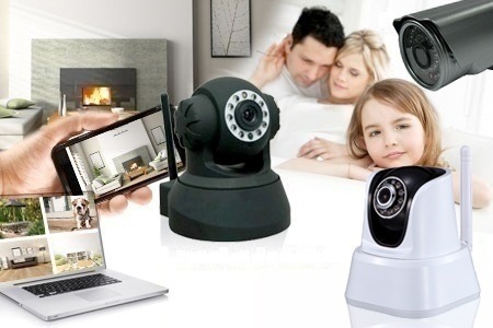 Groupon - Op afstand bedienbare beveiligingscamera's voor binnen en buiten - keuze uit 4 modellen