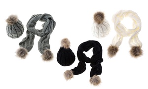Groupon - Pom Pom Muts En Sjaal Groupon - Pom Pom Muts En Sjaal