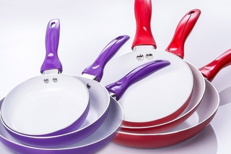Groupon - Set Met 3 Keramische Gekleurde Koekenpannen, Inclusief Verzendkosten Groupon - Set Met 3 Keramische Gekleurde Koekenpannen, Inclusief Verzendkosten