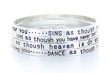 Groupon - Set verzilverde armbanden met ""Love, Live, Sing & Dance""-spreuken (gratis bezorgd) Groupon - Set verzilverde armbanden met ""Love, Live, Sing & Dance""-spreuken (gratis bezorgd)