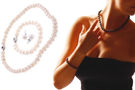 Groupon - Sets semi-baroque zoetwaterparels met oorbellen, ketting en armband (90% korting)