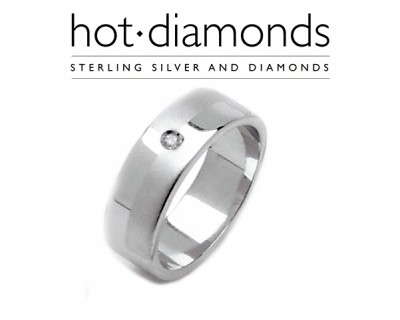 iChica - Wauw... Een Sterling zilveren ring met echte diamant van  Hot Diamonds, vandaag voor een weggeefprijs op iChica!