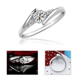 iChica - Zilveren ring met zirkonia's iChica - Zilveren ring met zirkonia's