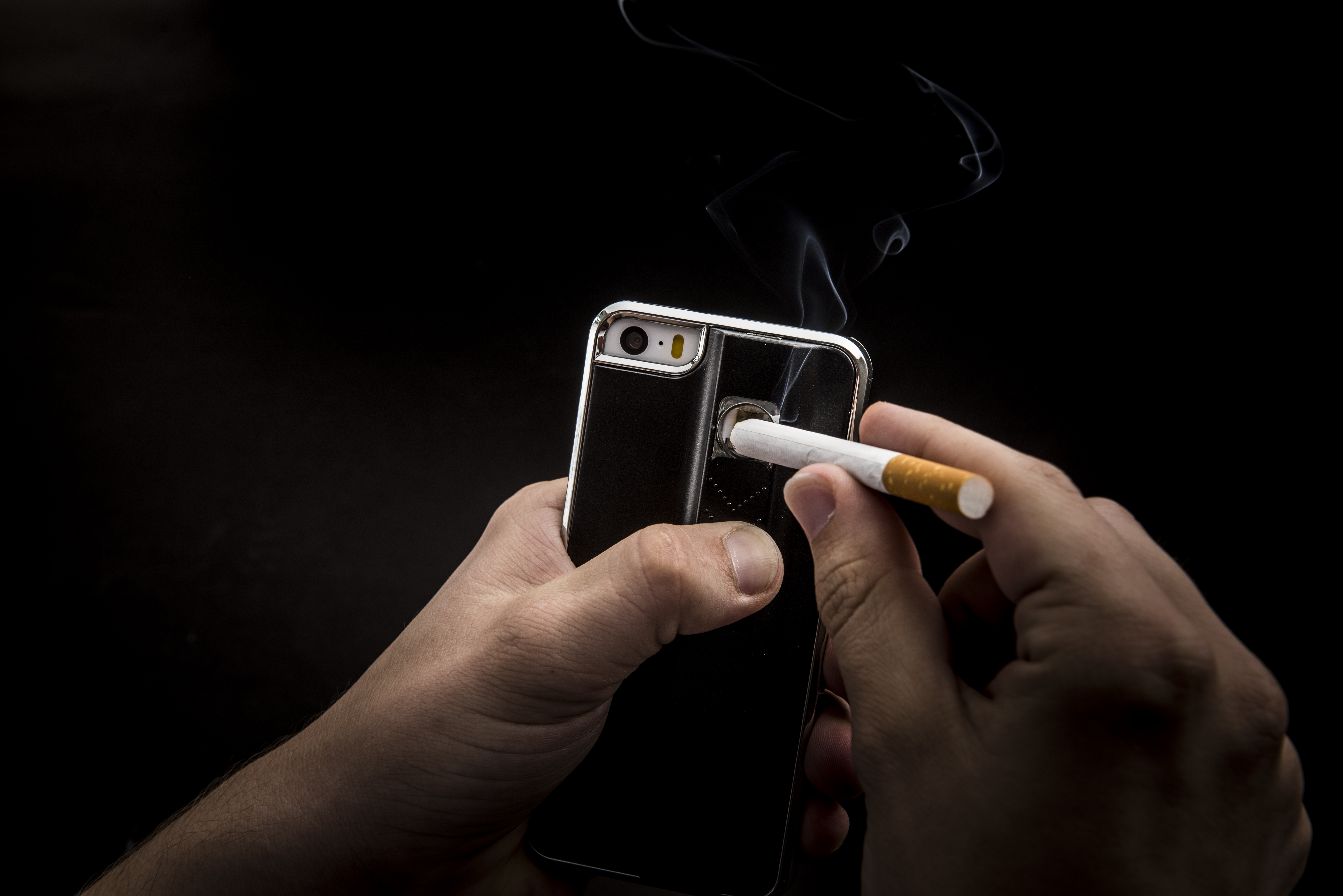 Lifestyle Deal - Aanstekerhoesje Voor Iphone En Samsung Veel Modellen! Lifestyle Deal - Aanstekerhoesje Voor Iphone En Samsung Veel Modellen!