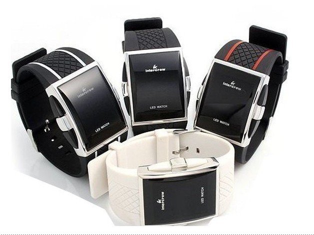 Lifestyle Deal - Stoer Led-horloge In 4 Verschillende Kleuren Lifestyle Deal - Stoer Led-horloge In 4 Verschillende Kleuren