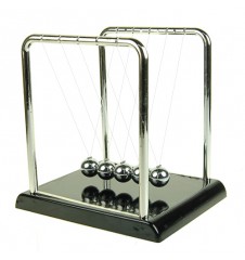 Mega Gadgets - Giant Newton's Cradle