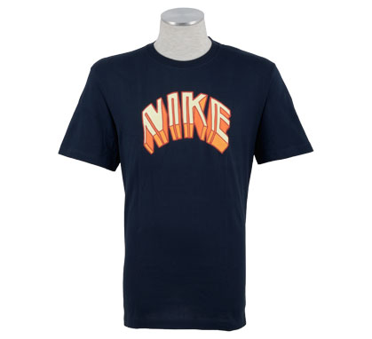 Plutosport - Nike Block Arch T-shirt Heren Plutosport - Nike Block Arch T-shirt Heren