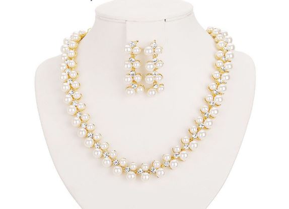 Seal de Deal - Luxe parel ketting + oorbellen Seal de Deal - Luxe parel ketting + oorbellen