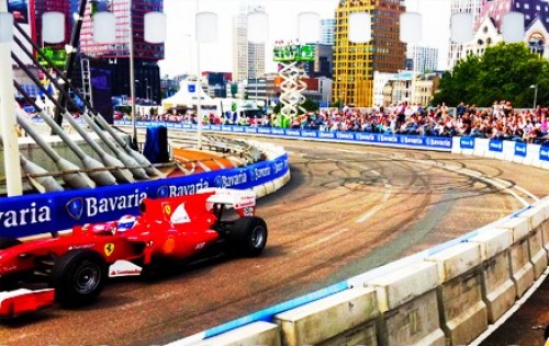 Super Dagdeal - City Racing Rotterdam: Zie de beste coureurs ter wereld voorbij razen en maak bovendien kans op unieke prijzen! Super Dagdeal - City Racing Rotterdam: Zie de beste coureurs ter wereld voorbij razen en maak bovendien kans op unieke prijzen!