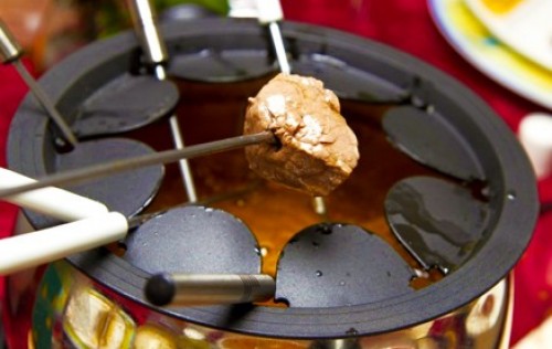 Super Dagdeal - Een heerlijk fondue arrangement voor 4 personen bij restaurant 't Farregat in Aalsmeer!