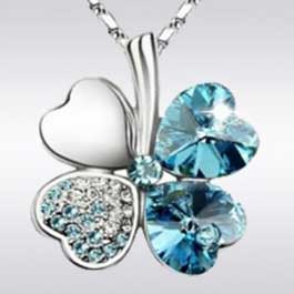 Super Dagdeal - GRATIS Collier met Swarovski Elements in 3 verschillende kleuren