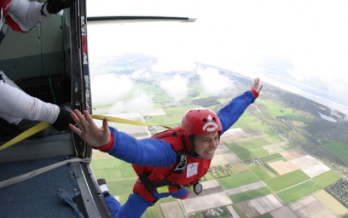 Super Dagdeal - Maak een zelfstandige parachutesprong op Texel bij Paracentrum Texel!