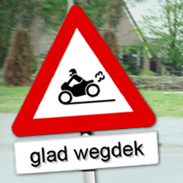 Super Dagdeal - Motorslipcursus: veilig de weg op! Super Dagdeal - Motorslipcursus: veilig de weg op!