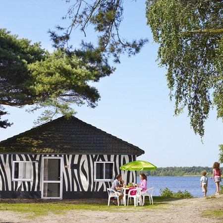 TravelBird - Afrika voor de deur! Beleef een ongekende jungle-ervaring in Vakantiepark Beekse Bergen va. €99,- per Jungalow TravelBird - Afrika voor de deur! Beleef een ongekende jungle-ervaring in Vakantiepark Beekse Bergen va. €99,- per Jungalow