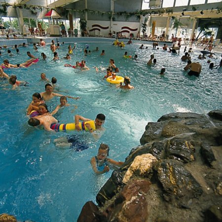 TravelBird - Boek nu de ultieme familievakantie in Zeeland. Een weekend of midweek in een 4-pers. bungalow vanaf slechts €69,- TravelBird - Boek nu de ultieme familievakantie in Zeeland. Een weekend of midweek in een 4-pers. bungalow vanaf slechts €69,-