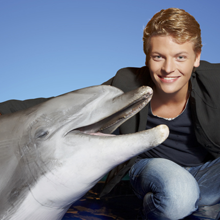 TravelBird - Dolfinarium met Thomas Berge, Inclusief overnachting, ontbijt, entree, show  etc.