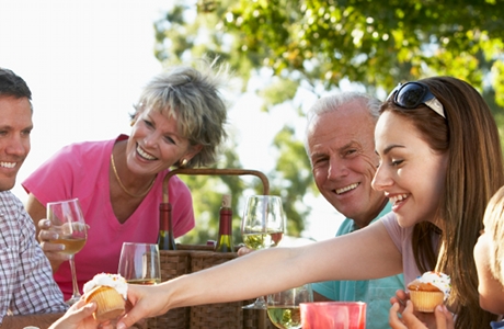 TravelBird - Ervaar een weekend of midweek de Brabantse gastvrijheid vanuit een 6-persoonsbungalow! Nu vanaf slechts €49,- per huisje TravelBird - Ervaar een weekend of midweek de Brabantse gastvrijheid vanuit een 6-persoonsbungalow! Nu vanaf slechts €49,- per huisje