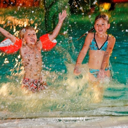 TravelBird - Genieten met de kids, Verblijf in een 5 persoons Pipowoning TravelBird - Genieten met de kids, Verblijf in een 5 persoons Pipowoning