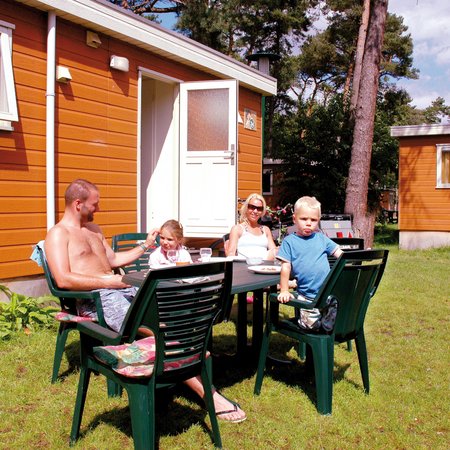 TravelBird - Hoogseizoen minivakantie De Berckt, Verblijf in een luxe 6-persoons kasteelchalet TravelBird - Hoogseizoen minivakantie De Berckt, Verblijf in een luxe 6-persoons kasteelchalet