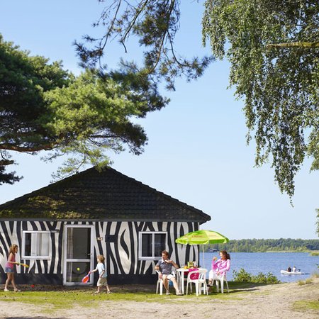 TravelBird - Jungalow op Beekse Bergen, inclusief 6 attractieparken TravelBird - Jungalow op Beekse Bergen, inclusief 6 attractieparken
