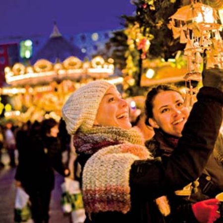 TravelBird - Kerstshoppen in Düsseldorf! Vanaf slechts €69,- p.p. verblijf je 3 dagen in het luxe Renaissance Düsseldorf Hotel incl. ontbijt!