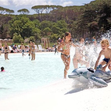 TravelBird - Luxe kampeervakantie Toscane, topcamping Park Albatros