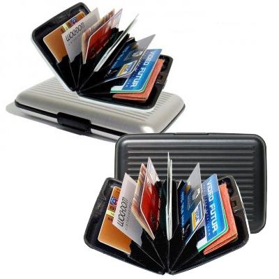 Waat? - De beste bescherming voor je pasjes en geld in de onverwoestbare Aluminium Cardholder! Waat? - De beste bescherming voor je pasjes en geld in de onverwoestbare Aluminium Cardholder!