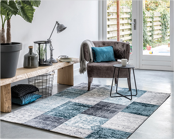 Waat? - Grote vintage vloerkleden in twee maten Waat? - Grote vintage vloerkleden in twee maten