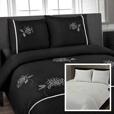 Waat? - Prachtig dekbedovertrekset met strass steentjes (keuze uit 2 kleuren en 3 maten) Waat? - Prachtig dekbedovertrekset met strass steentjes (keuze uit 2 kleuren en 3 maten)