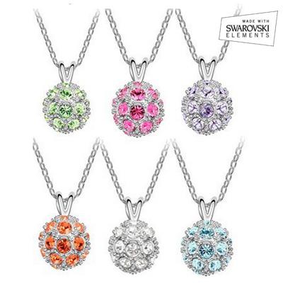 Waat? - Witgoud vergulde ketting met ronde Swarovski Elements ingelegde hanger Waat? - Witgoud vergulde ketting met ronde Swarovski Elements ingelegde hanger